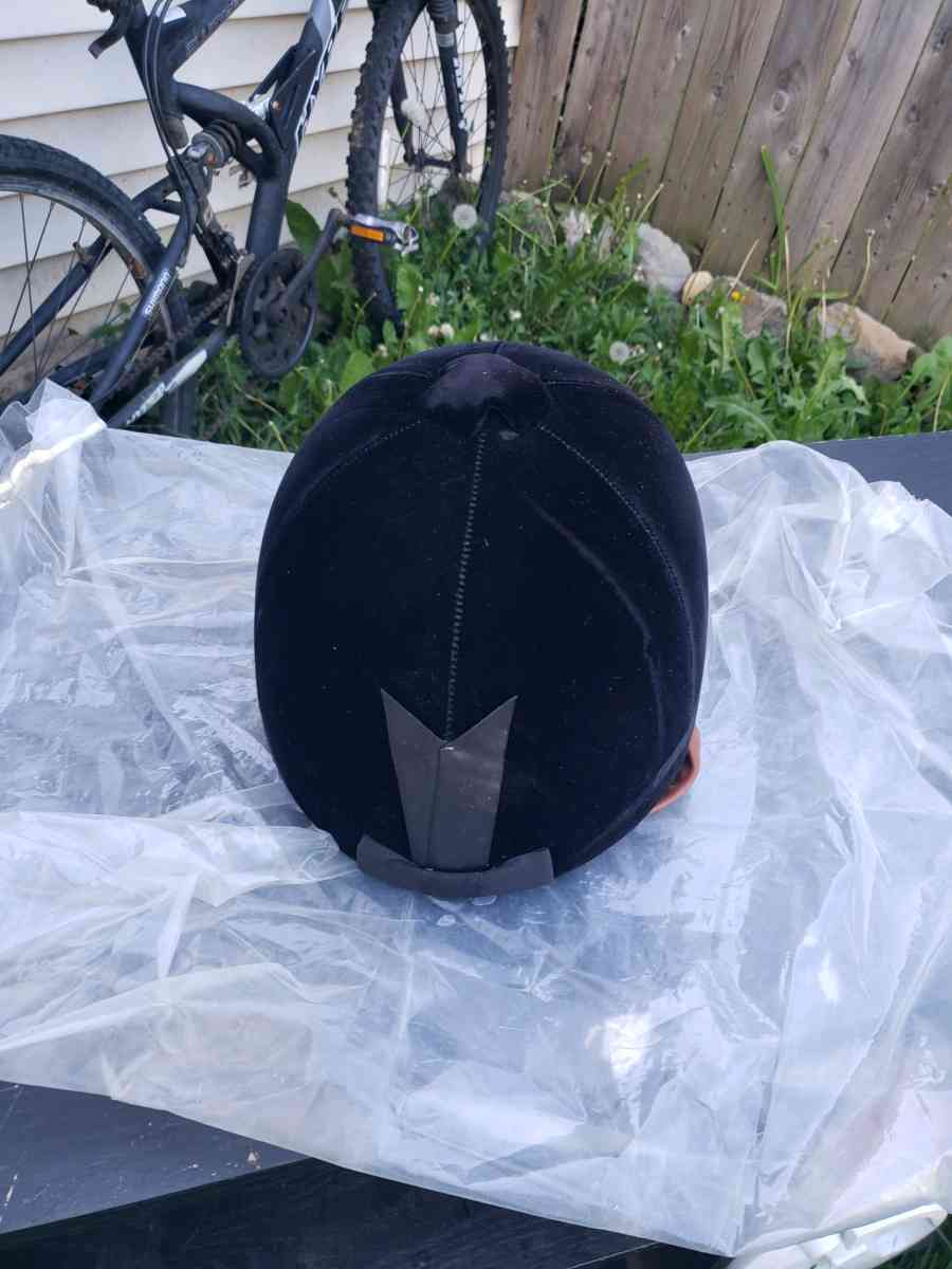Equestrian Helmet - Bethlehem, Pennsylvania - FleaMarketBay