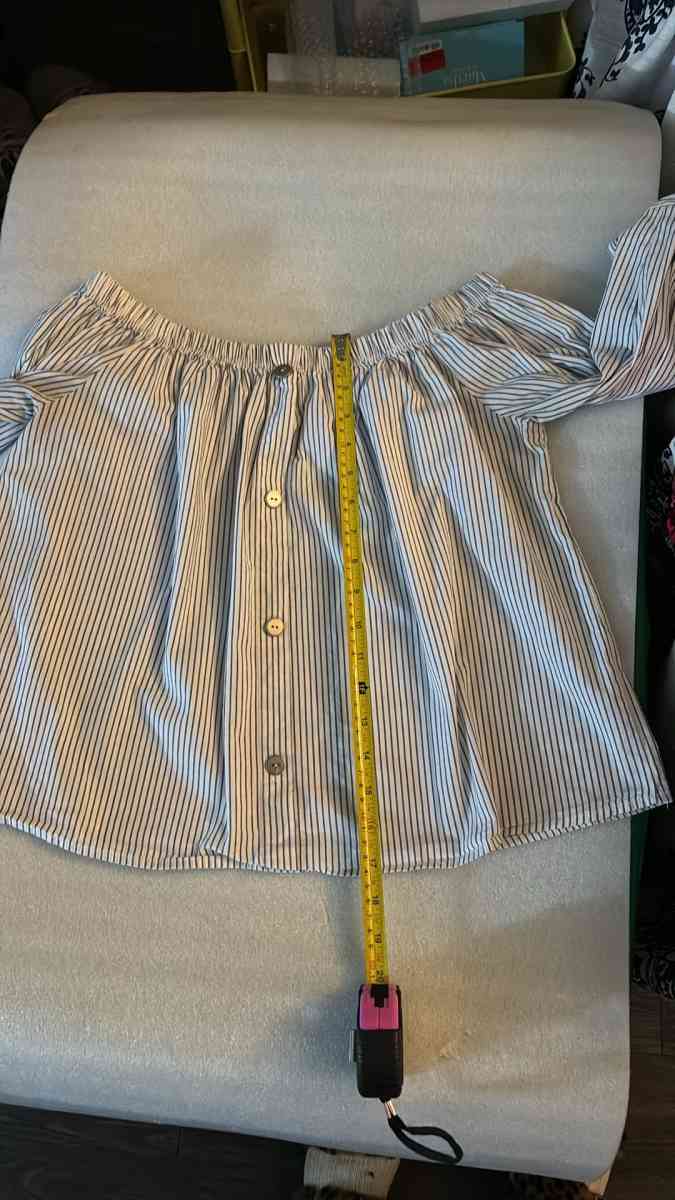 LaBanga Striped BlueWhite Top Size L Bow Tie Sleeves - Atlanta, Georgia - FleaMarketBay