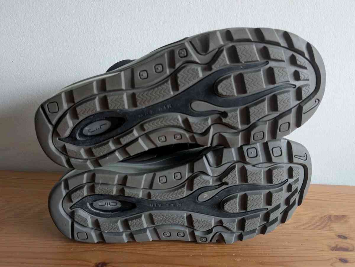 Nike ACG Air Bakin Posite Metallic Dark Gray - Dayton, Ohio - FleaMarketBay