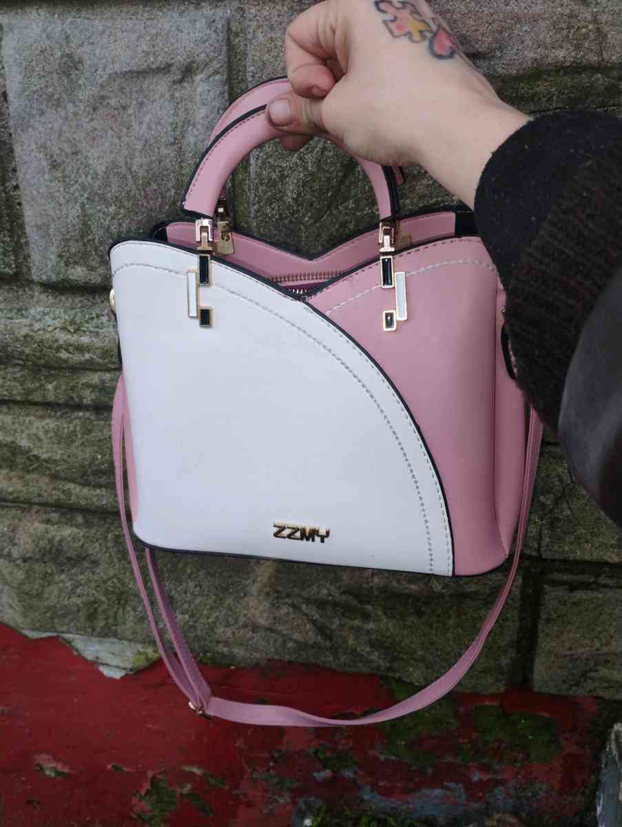 purse - Monticello, New York - FleaMarketBay