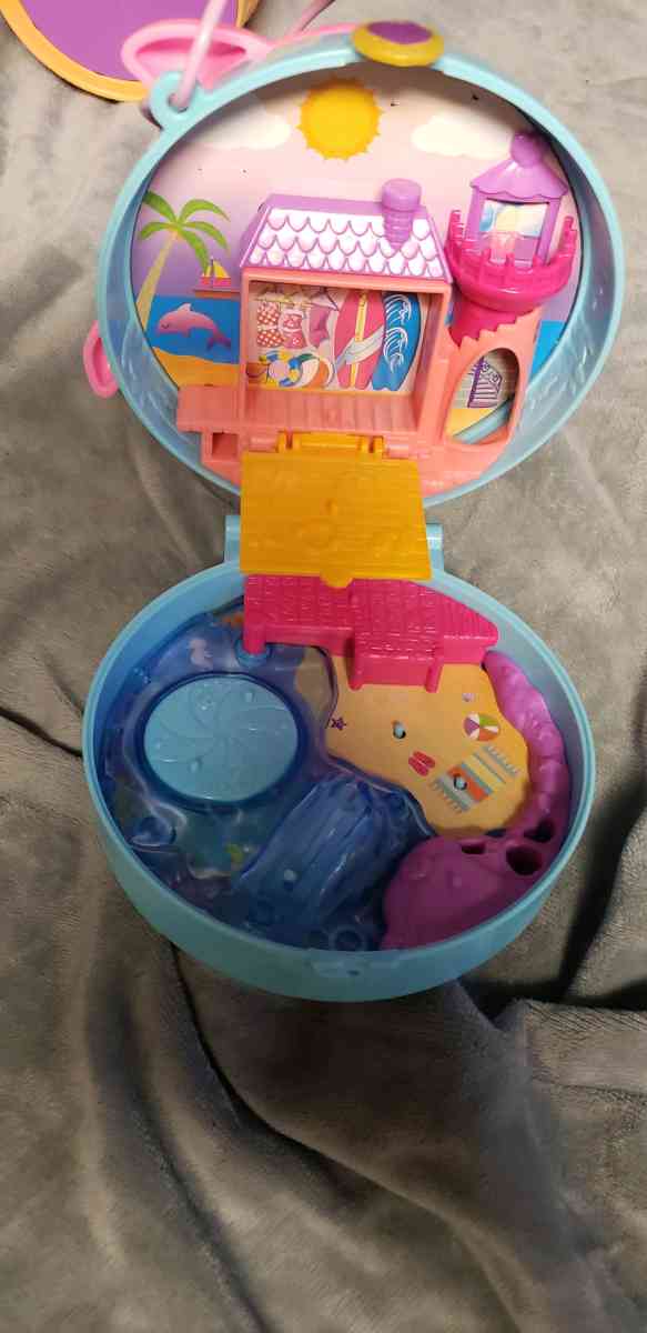 polly pocket dolphins - Las Vegas, Nevada