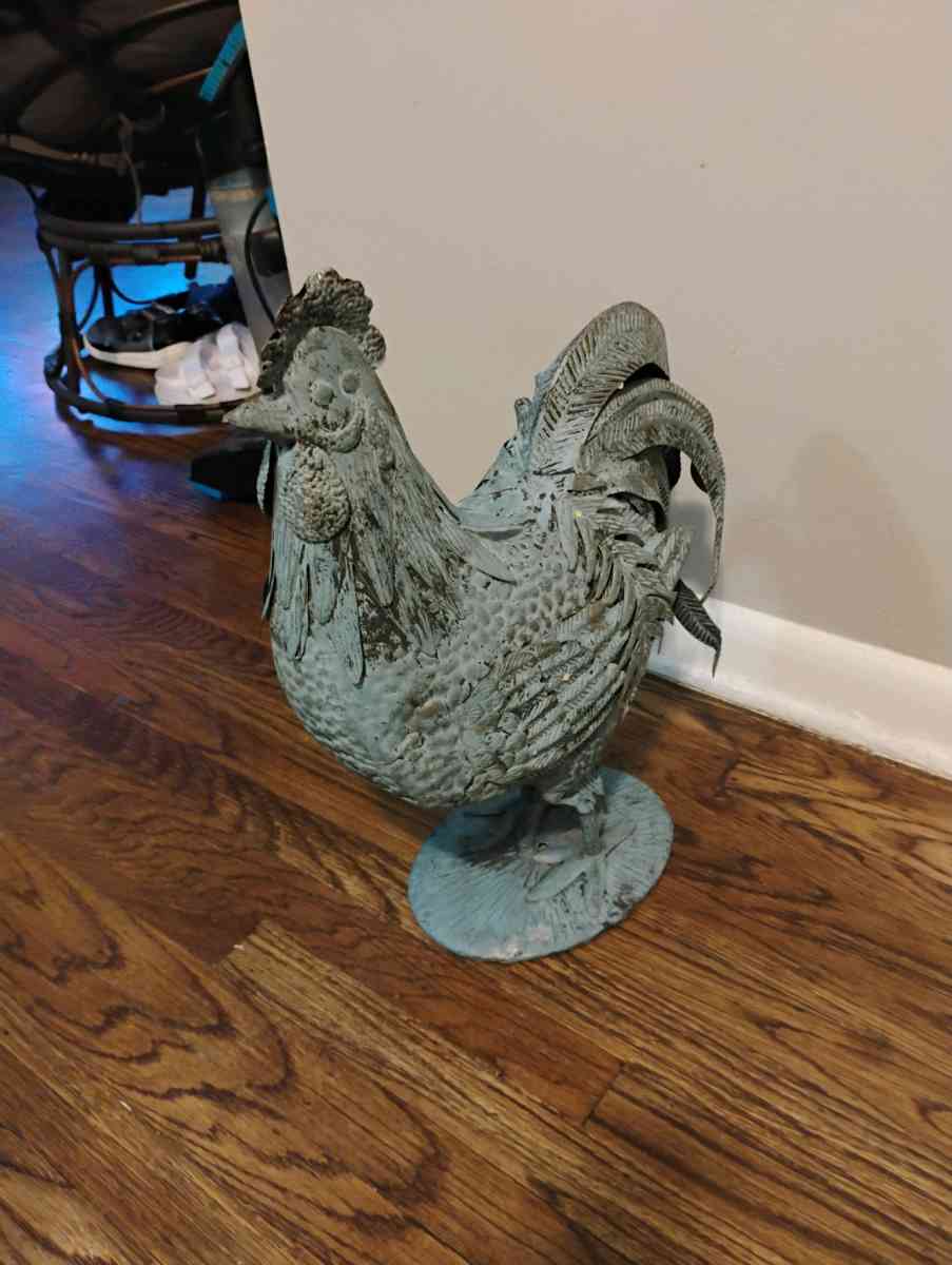 light iron chicken - Audubon, New Jersey - FleaMarketBay