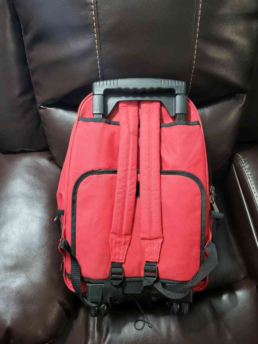 5 Mens Brand New Short Sleeve Shirts with a bonus backpack - Irvington, New Jersey - FleaMarketBay