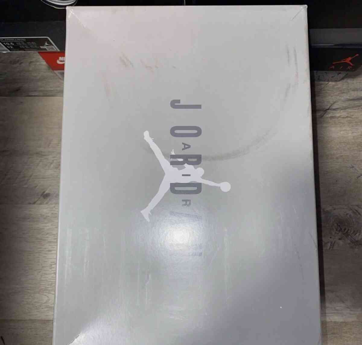 Size 9 Jordan retro space gray - Alicia, Arkansas - FleaMarketBay