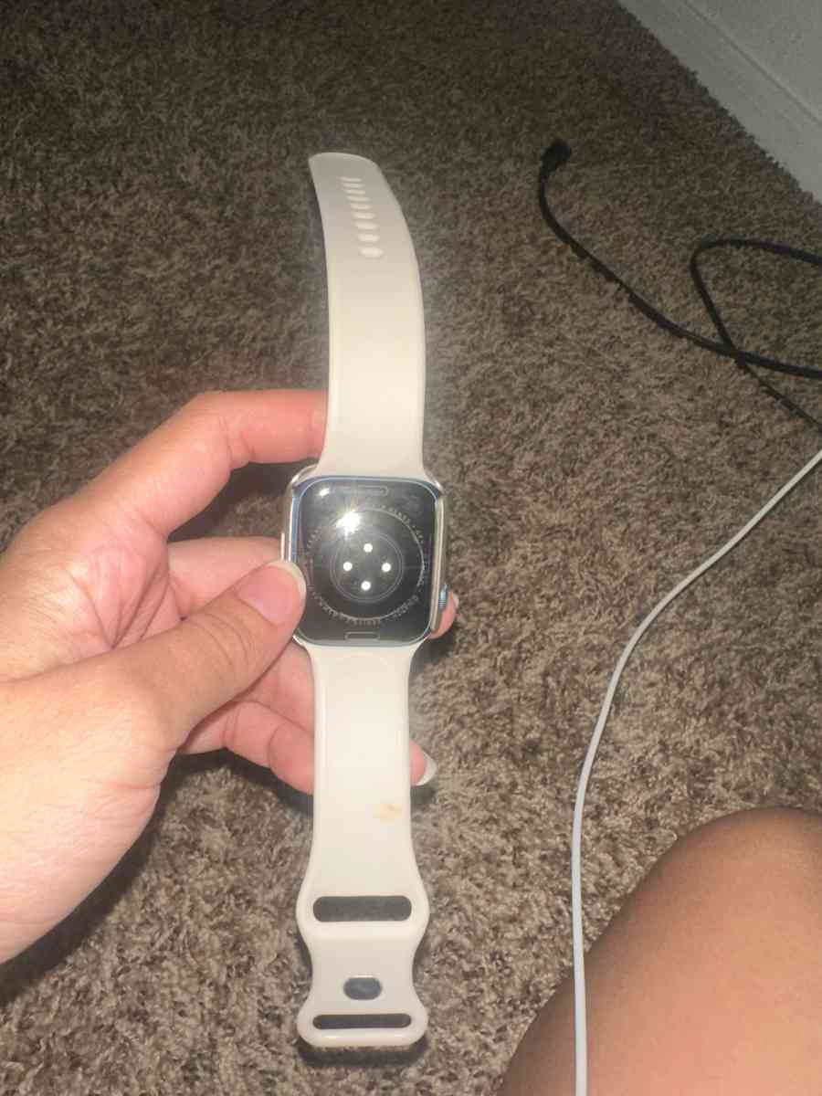Apple Watch - Laveen, Arizona - FleaMarketBay