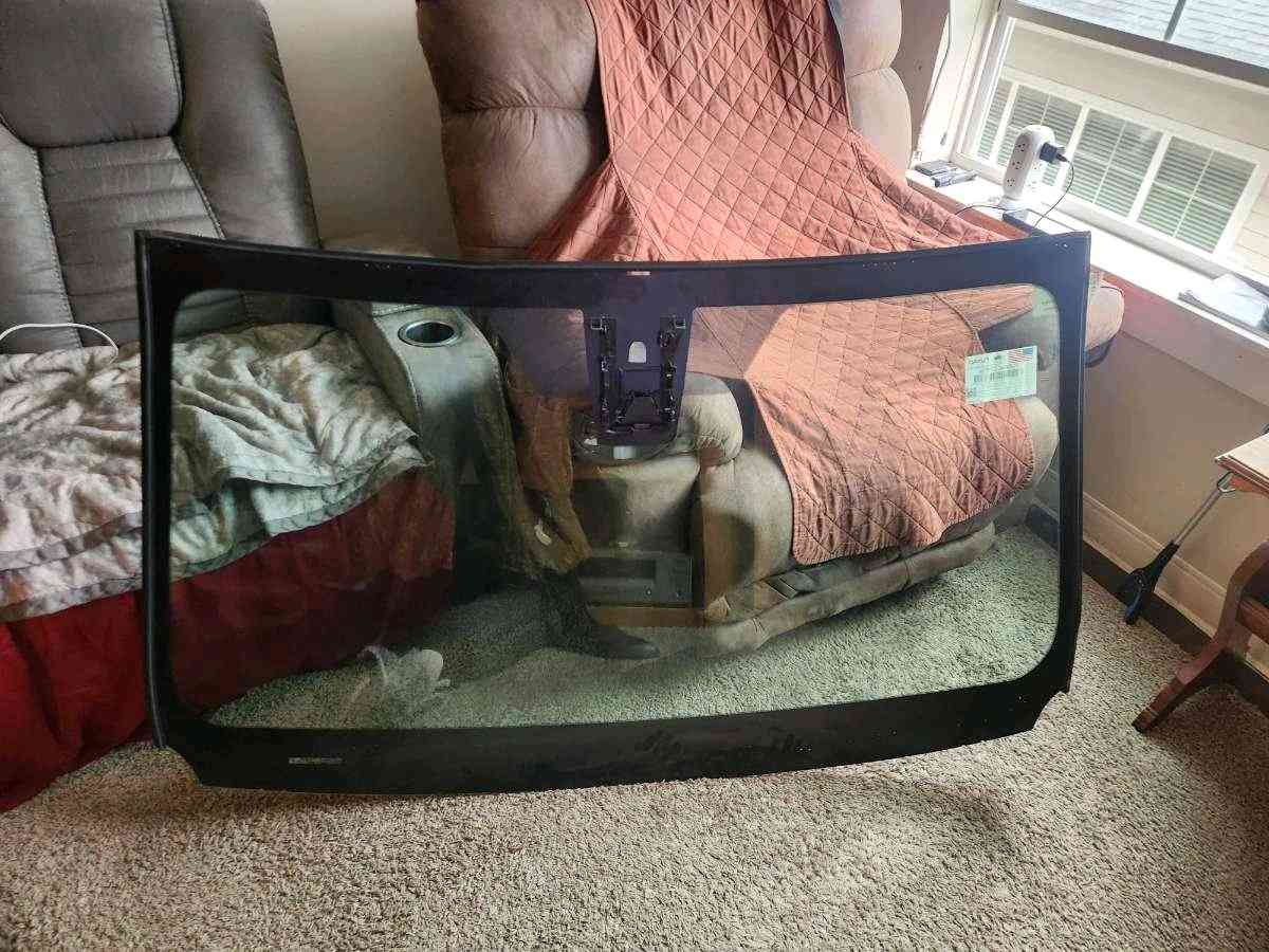 2017 Toyota Rav 4 Front Windshield