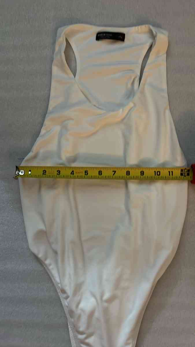 SHEIN Curve White Cutout Back Bodysuit  Size 1XL Spring Summ - Atlanta, Georgia - FleaMarketBay