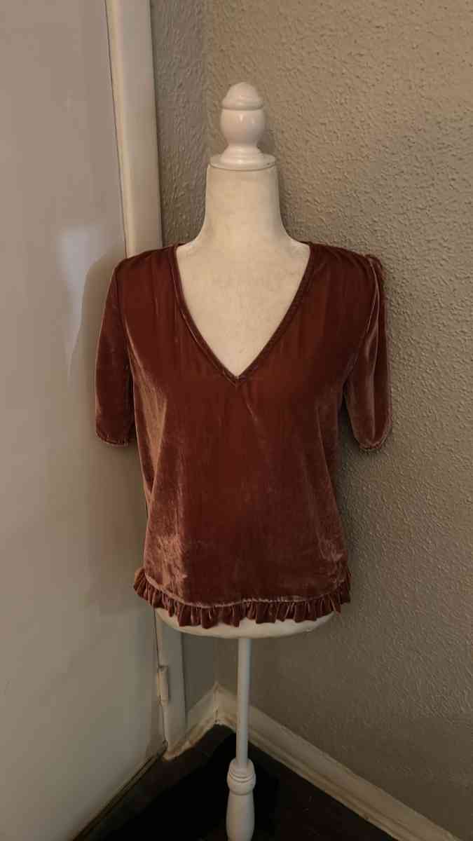 Madewell VelvetTulip Sleeve Ruffle Top Size S - Atlanta, Georgia - FleaMarketBay