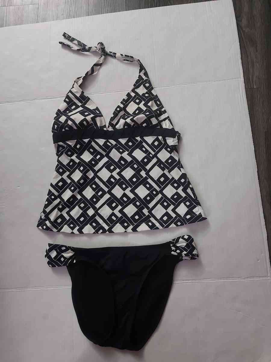 JAG Two Piece Geometric Halter Black White Bikini Size S - Atlanta, Georgia - FleaMarketBay