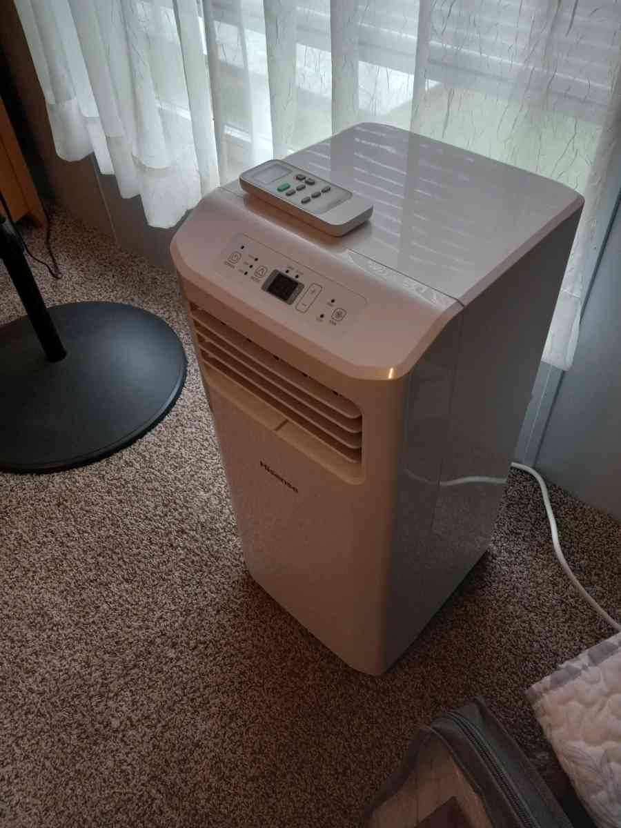 one room air conditioner - Bath, Michigan