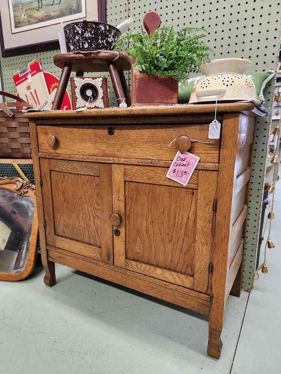 Beautiful vintage oak cabinet with drawer - Alexander, North Carolina - FleaMarketBay