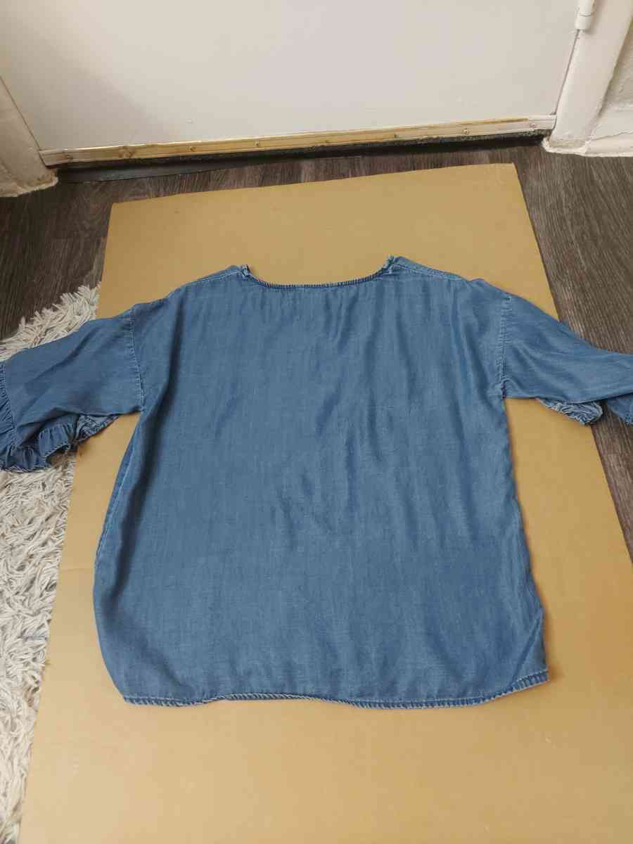 DizzyLissy Lightweight Denim Ruffle Top Size M Boho Festival - Atlanta, Georgia - FleaMarketBay