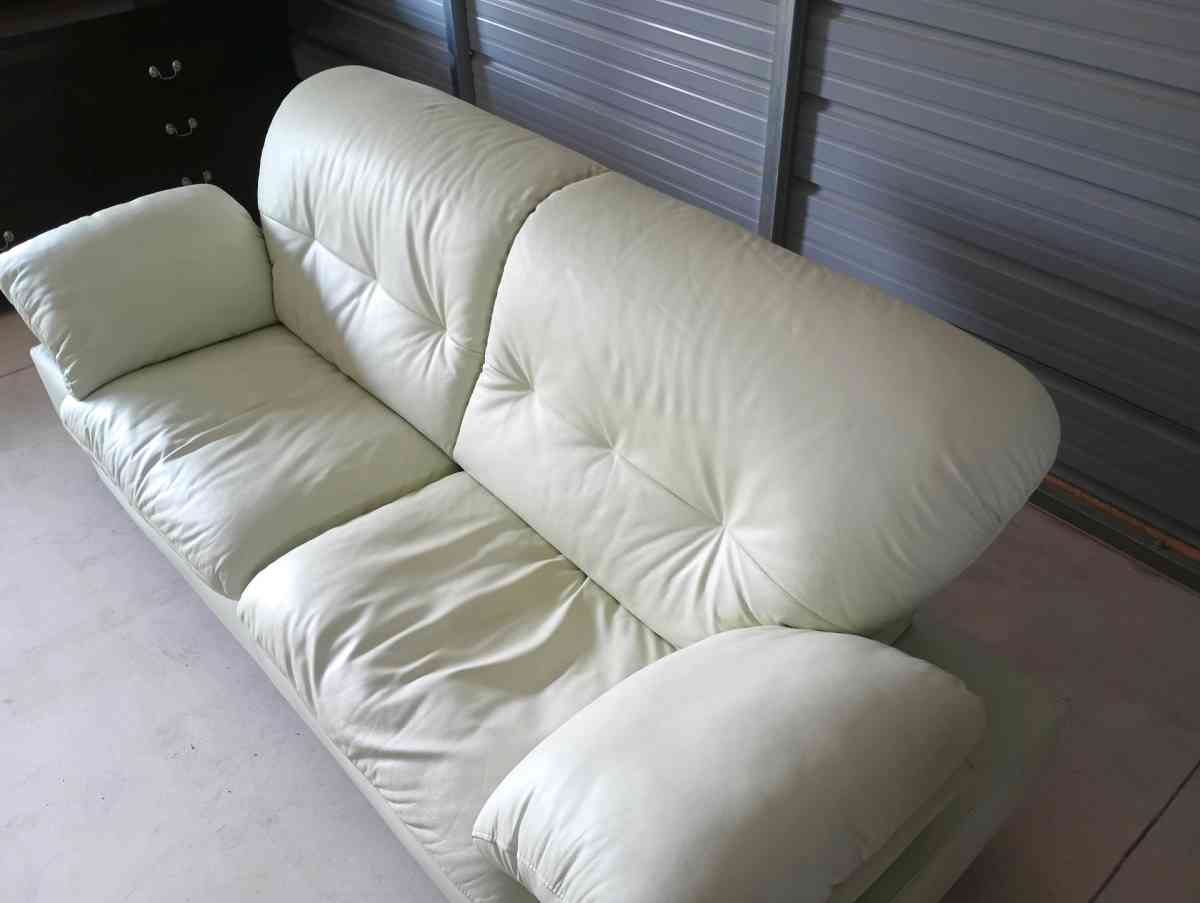 Celadon color Leather couch  FREE DELIVERY IF NEEDED - Frostproof, Florida - FleaMarketBay