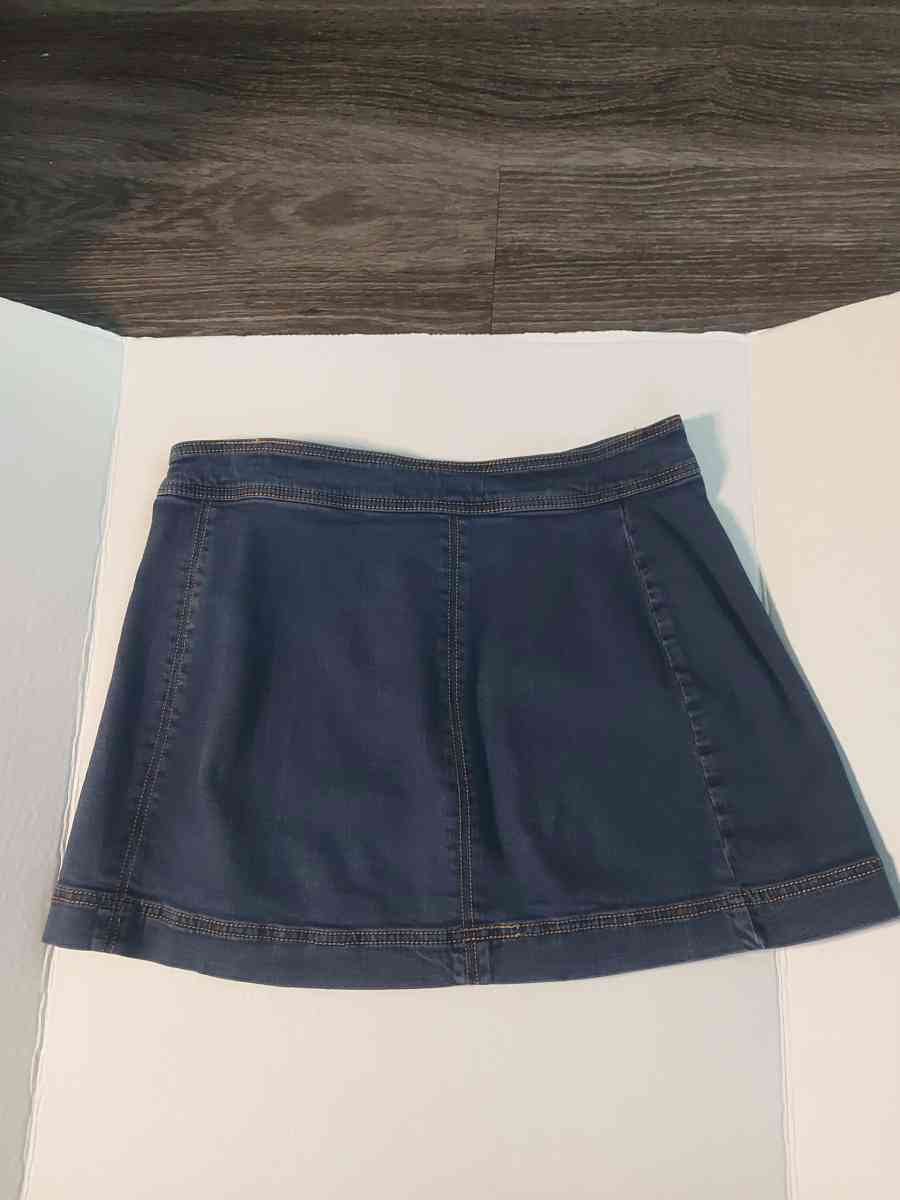 Free People Button Down Denim Skirt Size 6 - Atlanta, Georgia