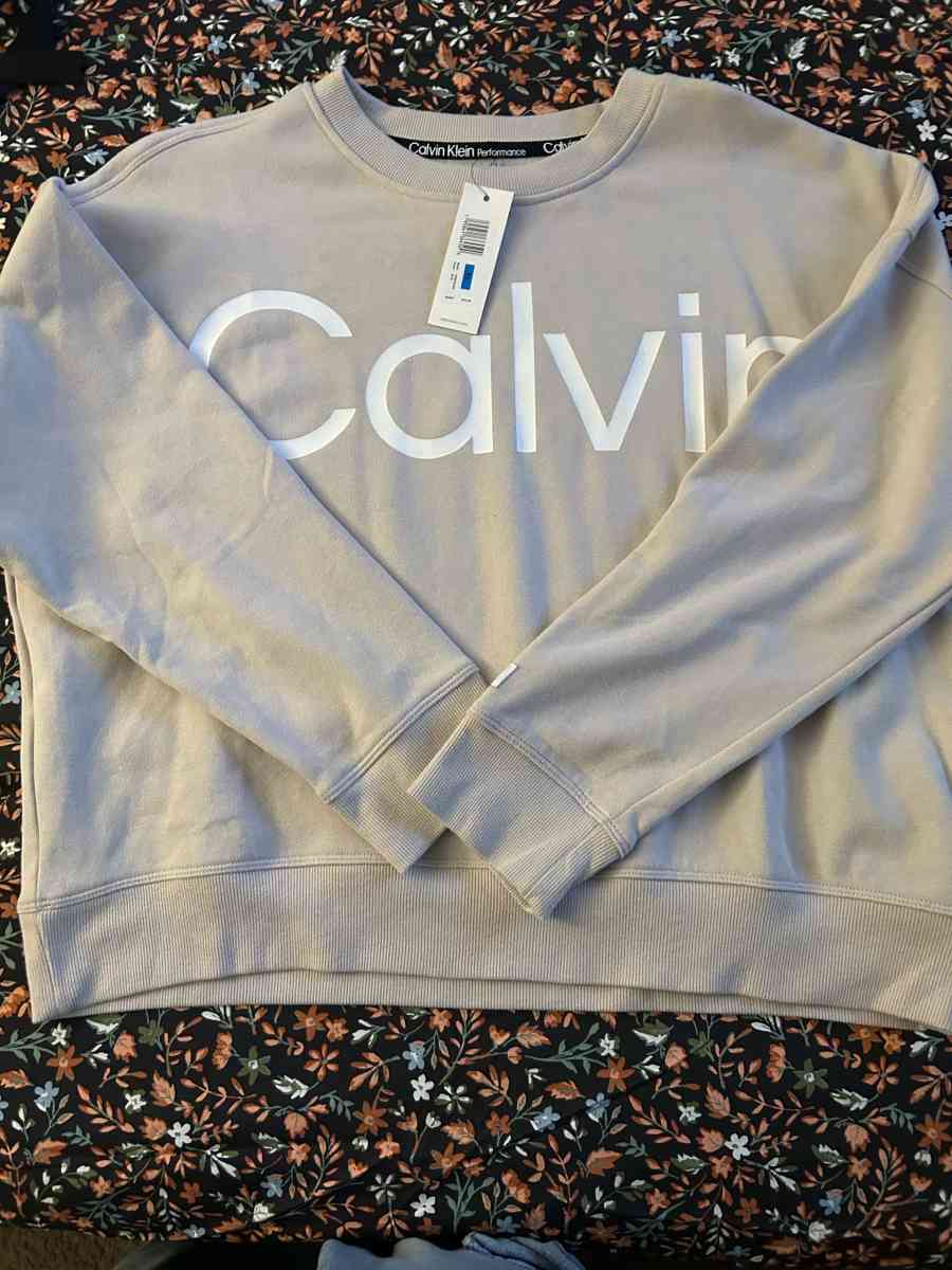 Calvin Klein crew neck - Santa Ana, California