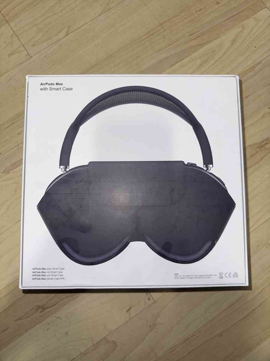 Apple AirPod Maxs Space Gray - Brook Park, Minnesota - FleaMarketBay