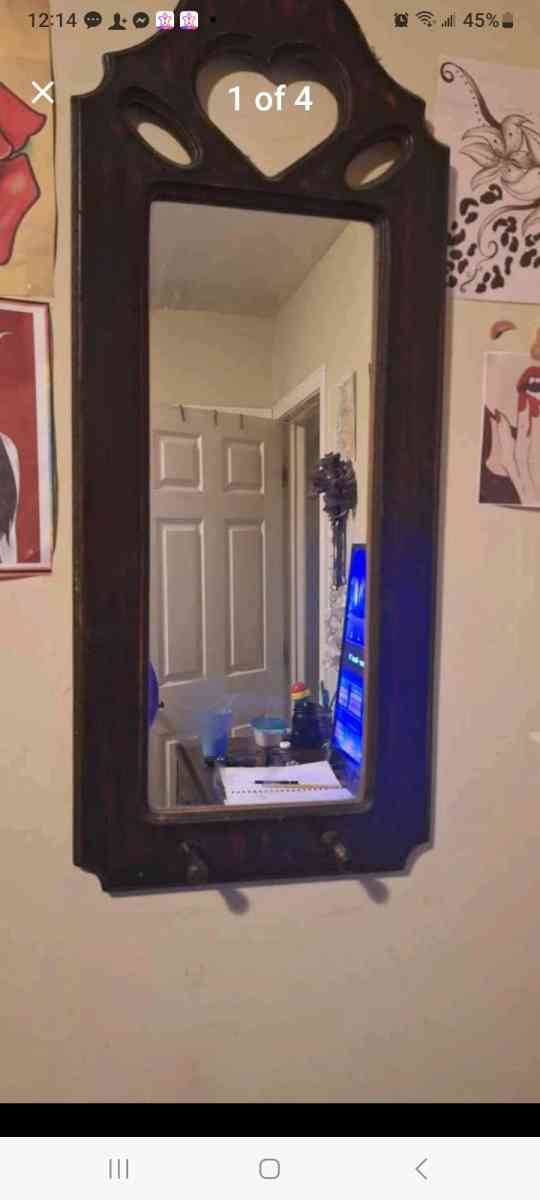 wall hanging mirror decor - Malden, Massachusetts - FleaMarketBay