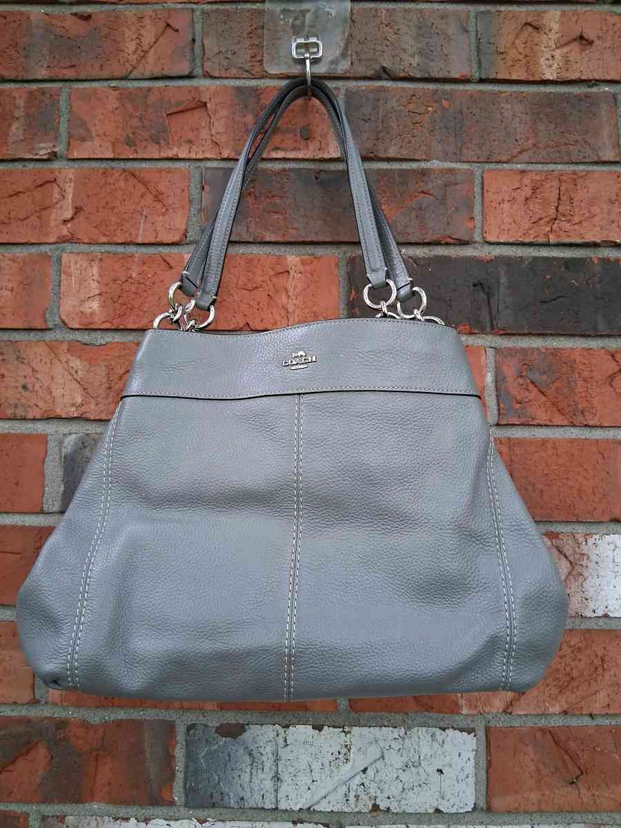 large coach - Saint Charles, Missouri