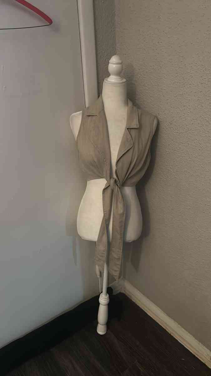 SHEIN  Lapel Collar Knot Front Crop Top Size L Linen Summer - Atlanta, Georgia