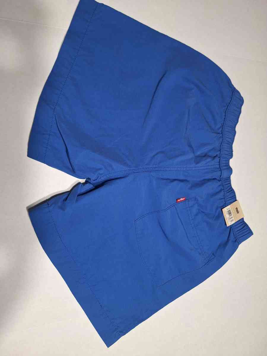 The product is a pair of Levis Trail Cargo Shorts in mens si - Laredo, Texas - FleaMarketBay