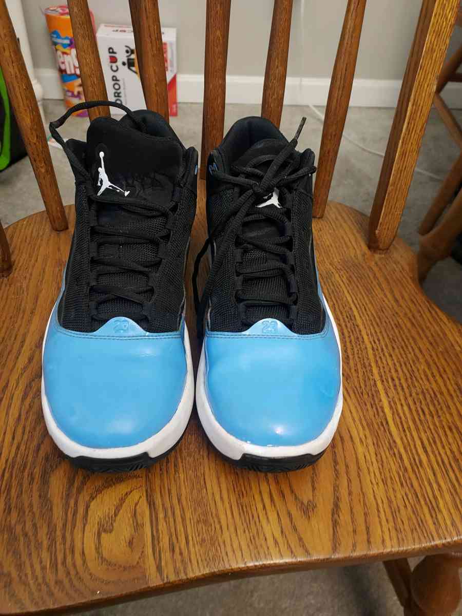 mens size 9 Jordan aura 2 - Stoneham, Massachusetts - FleaMarketBay