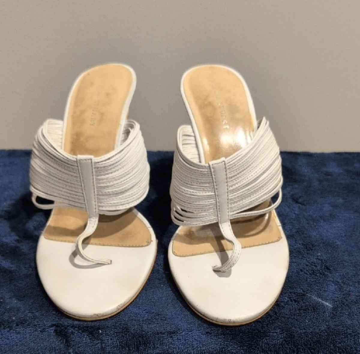 Elegant White Womens Sandals size 10 - Baltimore, Ohio