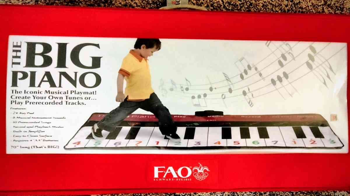 Childrens 69 in Dance On Piano Mat FAO Schwarz Giant Piano - Brick, New Jersey - FleaMarketBay