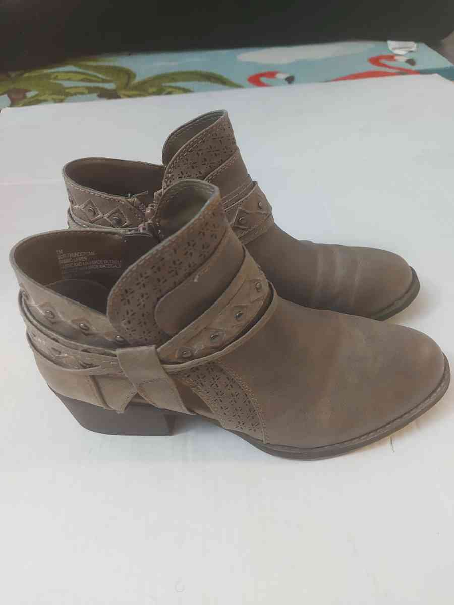Sugar Thunderome Ankle Boots Size 7 - Atlanta, Georgia - FleaMarketBay