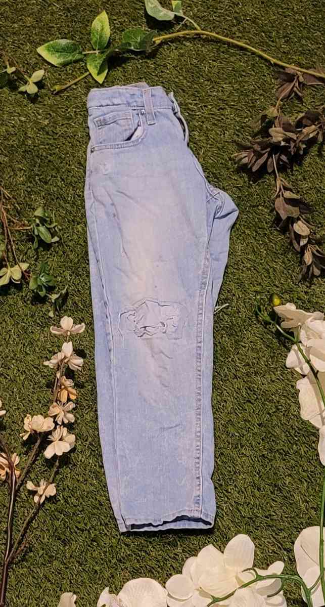 Girls Ripped Jeans - Baltimore, Maryland - FleaMarketBay