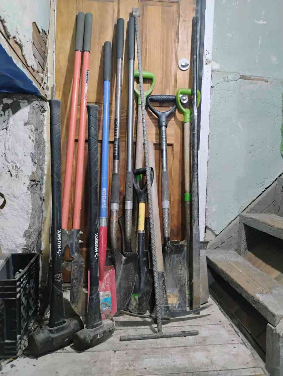 long handle digging tools - Kansas City, Kansas - FleaMarketBay