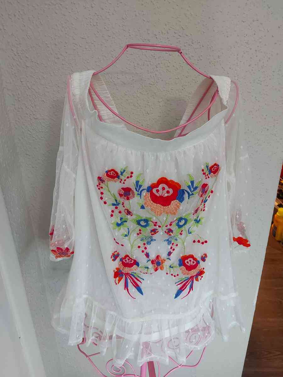 Umgee Floral Embroidered Peasant Top - Atlanta, Georgia
