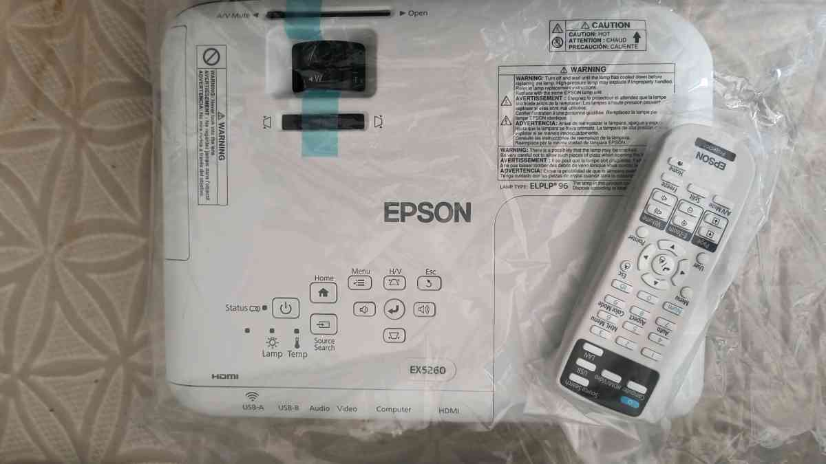 Epson EX 5260 pro video projector - Tampa, Florida - FleaMarketBay