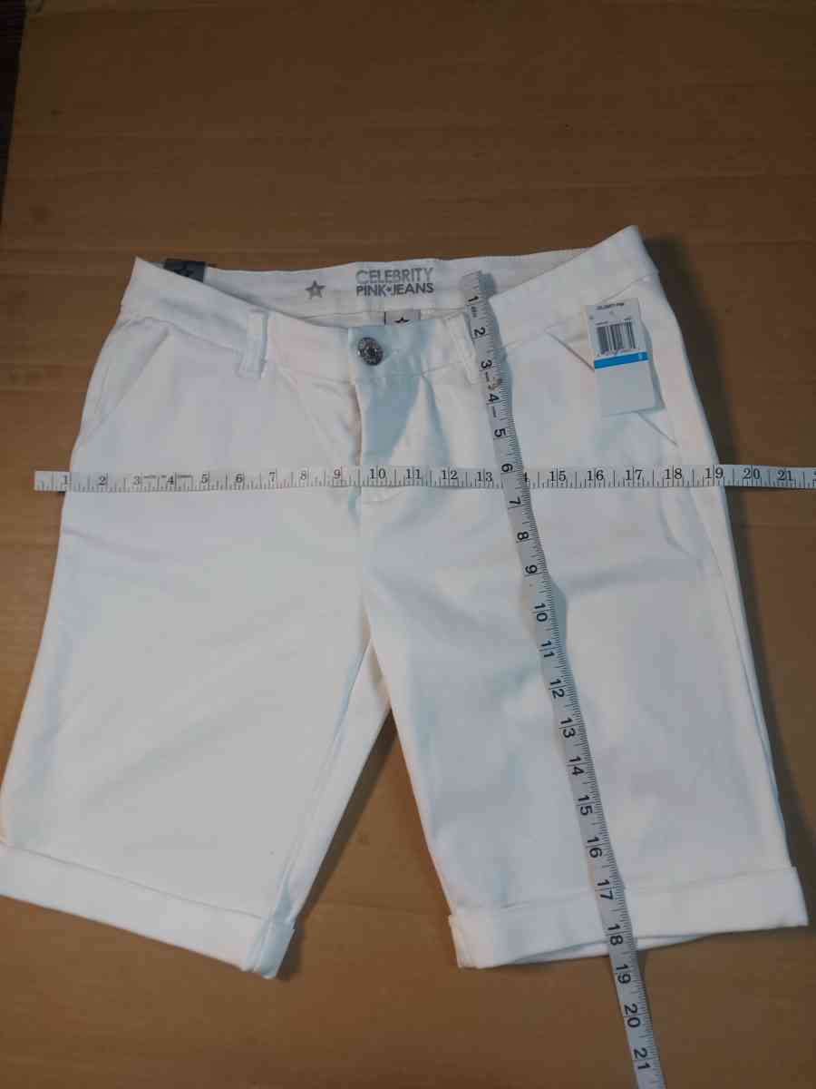 Celebrity Pink NWT White Shorts - Atlanta, Georgia - FleaMarketBay