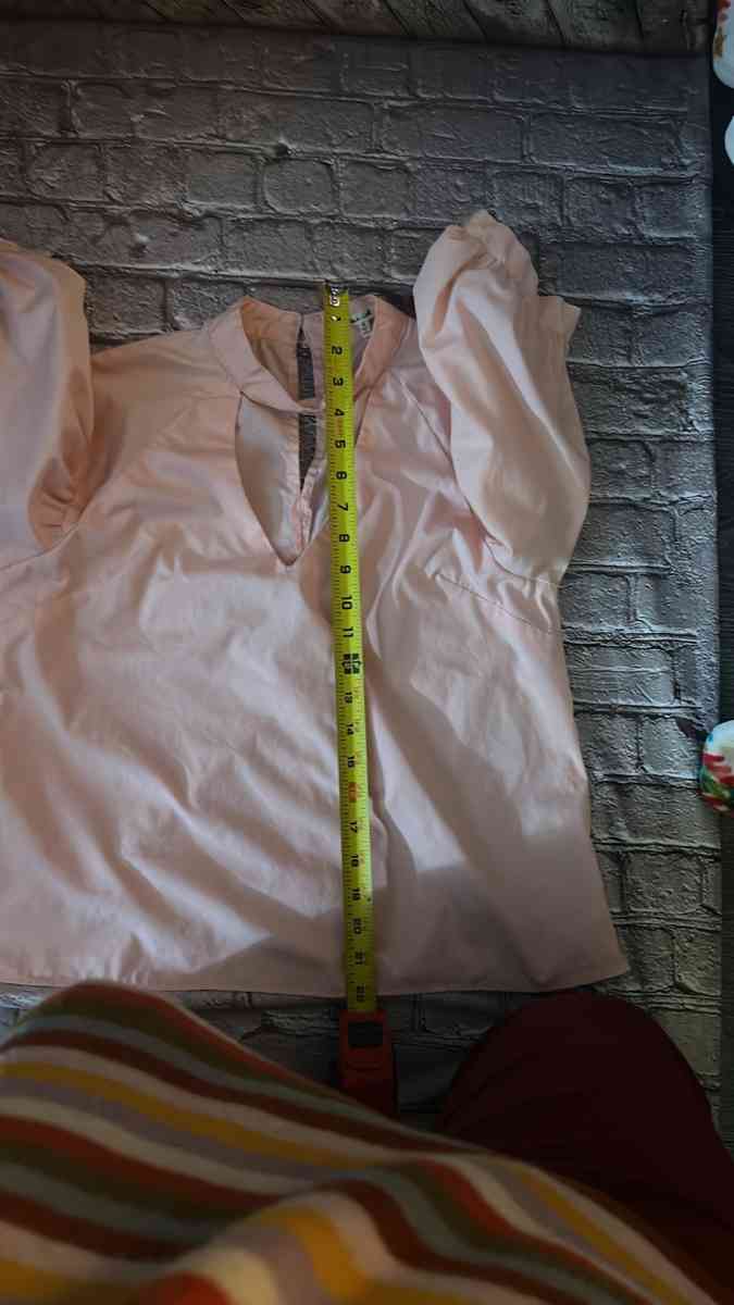 Bleuh Ciel Cowl Balloon Sleeve Choker V Line Peach Blouse M - Atlanta, Georgia - FleaMarketBay