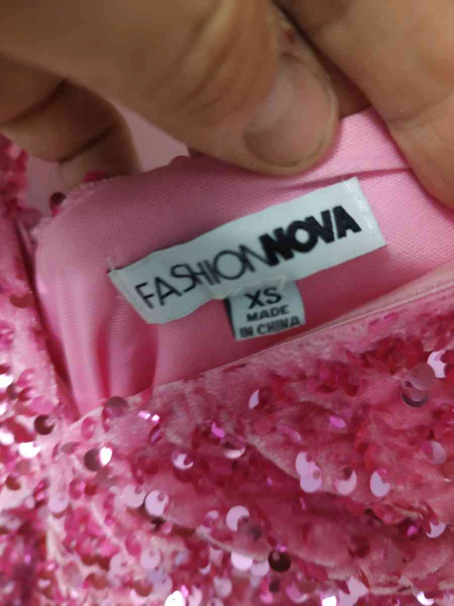 Womens XS sequin pretty pink dress Fashion Nova - Lake Worth, Florida - FleaMarketBay
