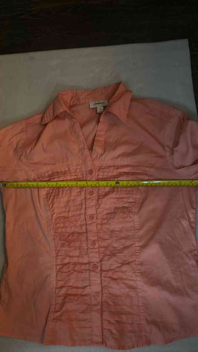 Dress Barn Pleated Front Button Down Blouse Size S Peach - Atlanta, Georgia - FleaMarketBay