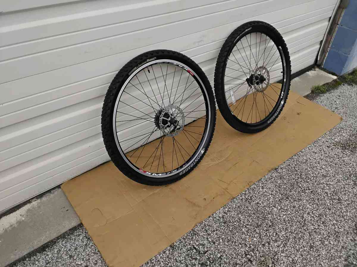 2 Schwinn Bicycle Front  Rear Rims Tires OEM Like New - Williamstown, New Jersey - FleaMarketBay