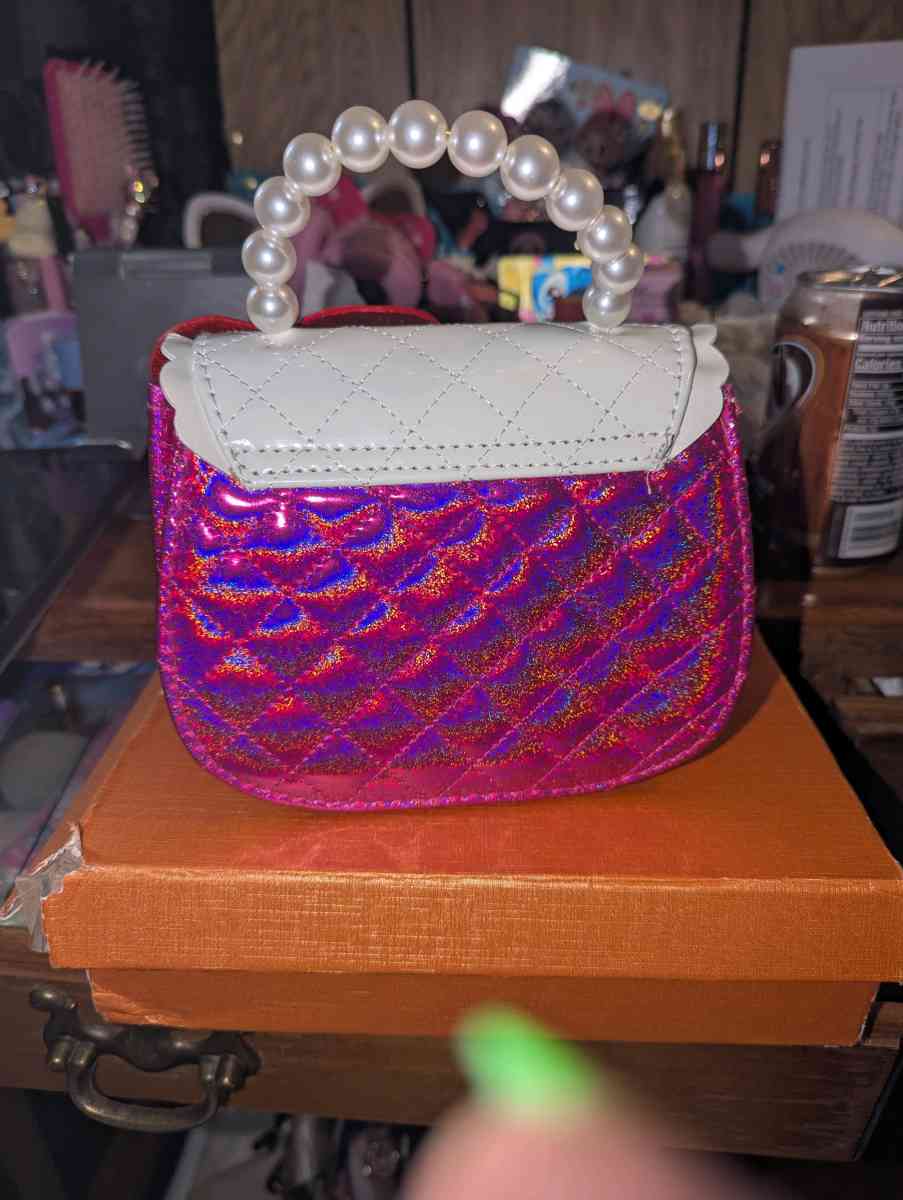 Hello kitty purse - Peoria Heights, Illinois - FleaMarketBay