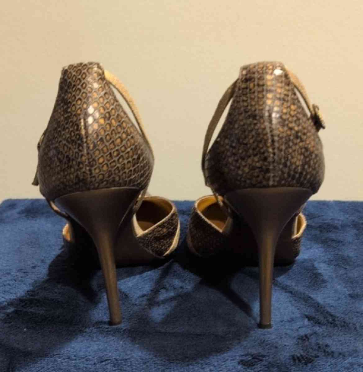 Brown Medium Heel PointedToe Shoes 10 medium - Baltimore, Ohio - FleaMarketBay
