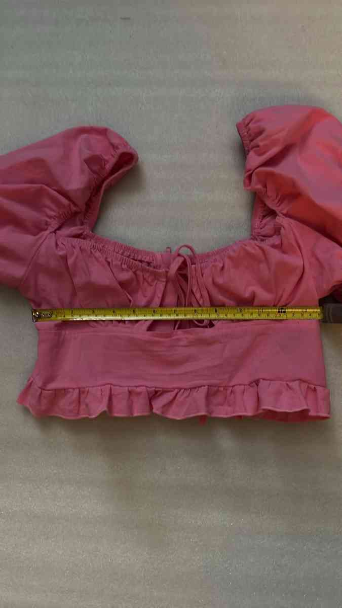 SHEIN Sweetheart Cut Out Tie Front Ruffle Trim Crop Top Barb - Atlanta, Georgia - FleaMarketBay