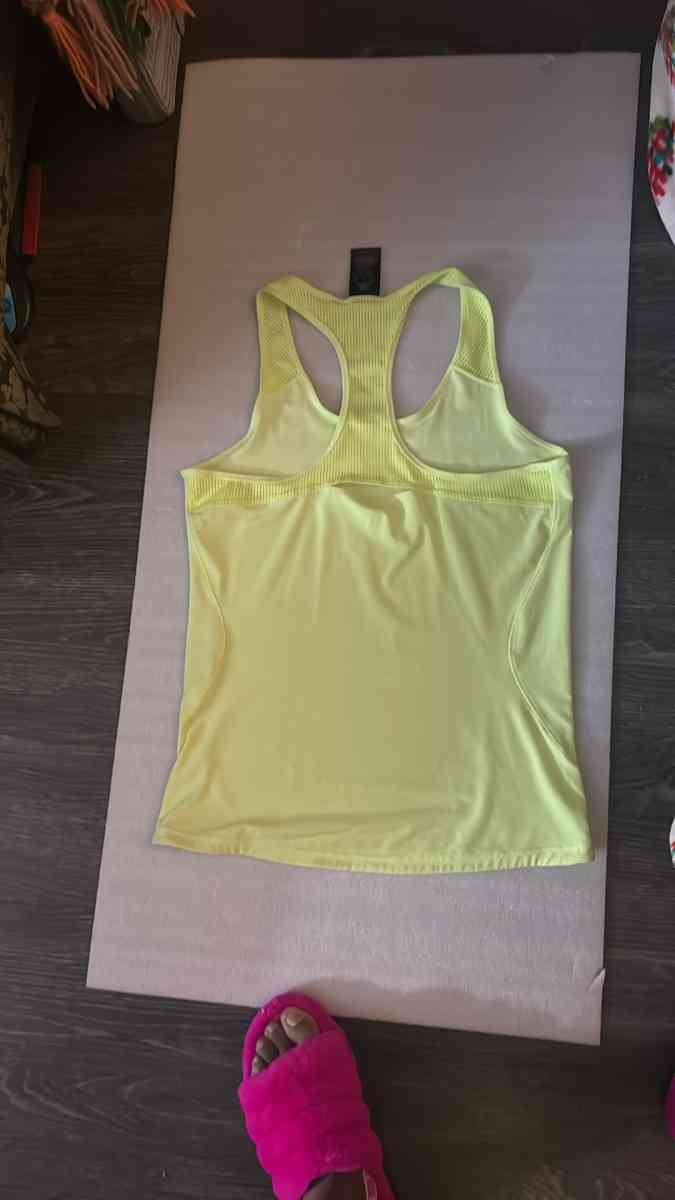 Adidas Racerback Netted Running Tank Size L - Atlanta, Georgia - FleaMarketBay