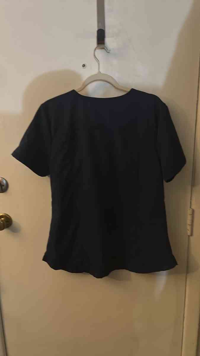 Dickies VNeck Navy Scrub Top Size L DK730 - Atlanta, Georgia - FleaMarketBay