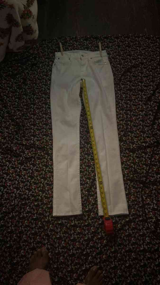 7FAM 7 For All Mankind White Jeans Size 24 - Atlanta, Georgia - FleaMarketBay
