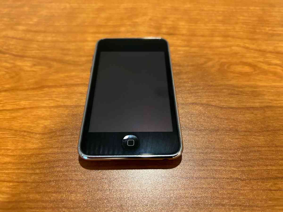 Apple ipod touch 2nd gen 8gb - Achilles, Virginia - FleaMarketBay