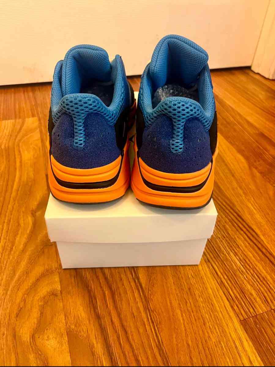 Yeezy Boost 700 Bright Blue Size 8 Men - Mableton, Georgia - FleaMarketBay