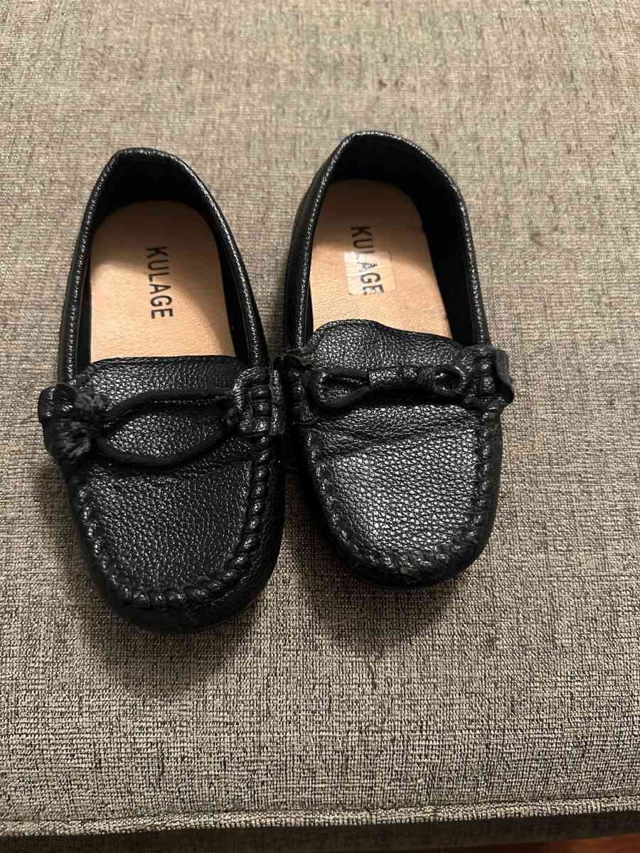 childrens shoes - Yakima, Washington - FleaMarketBay