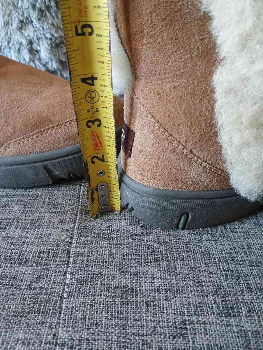 UGG Australia Brown Sunburst Suede Boots Size 8 womens - Frostproof, Florida - FleaMarketBay