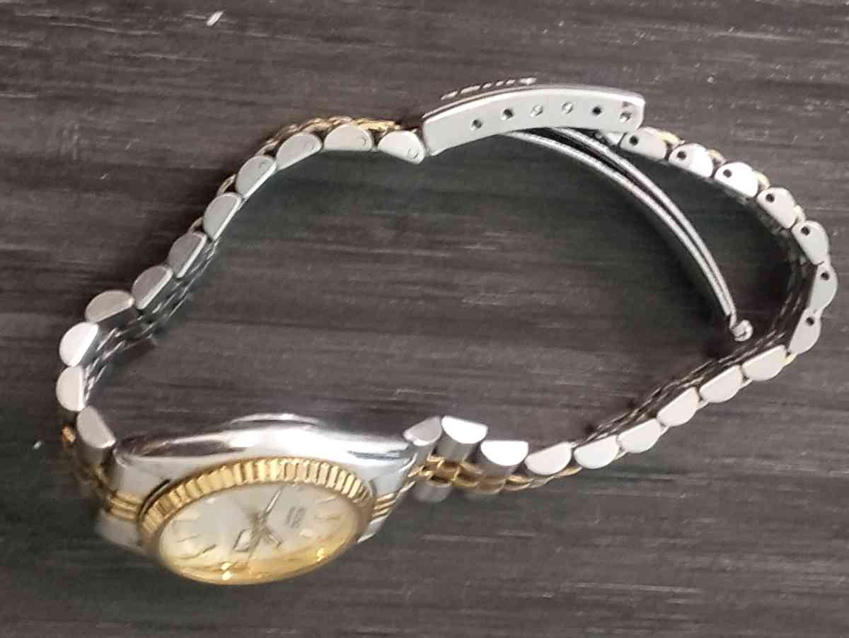 womans Seiko watch - Los Angeles, California - FleaMarketBay