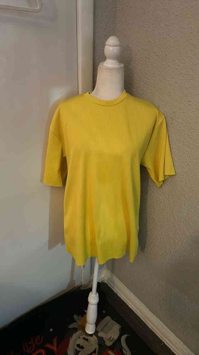 ZARA Yellow Ribbed Crewneck Top Short Sleeve Size Small - Atlanta, Georgia - FleaMarketBay