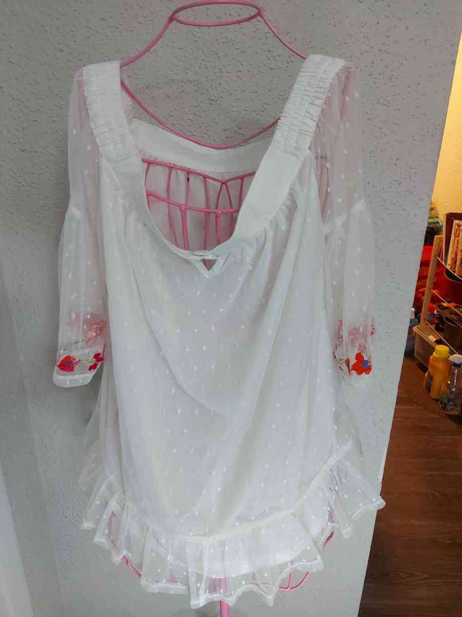 Umgee Floral Embroidered Peasant Top - Atlanta, Georgia - FleaMarketBay